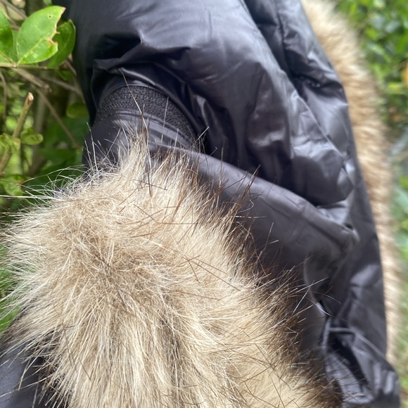 Brand new Michael kors puffer coat. - Picture 4 of 6